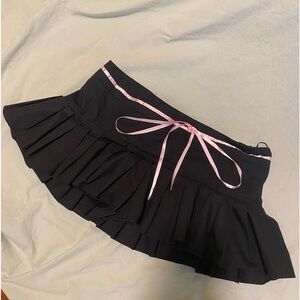 Edikted Black Pleated Mini Skirt